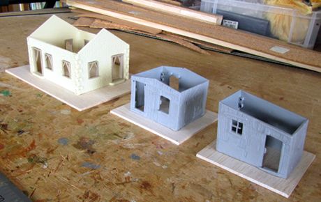 ストラクチャを組立中